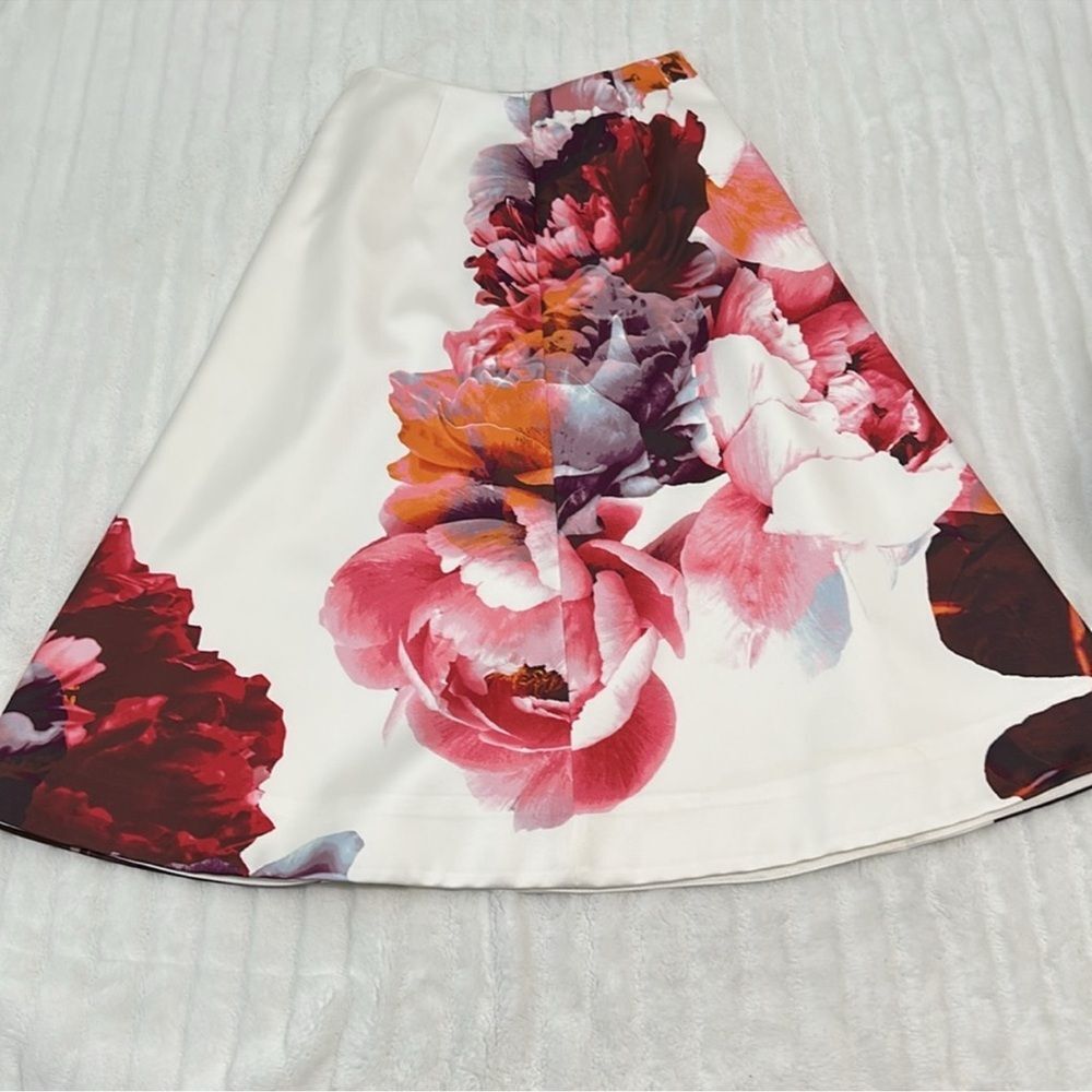 KEEPSAKE the Label White and Red Floral A-Line Skirt - Picture 4 of 7
